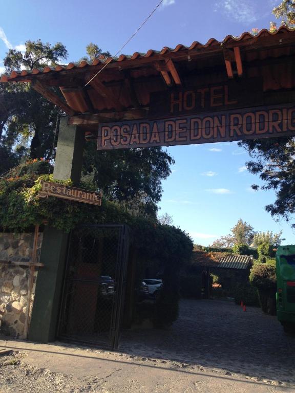 Hotel Posada De Don Rodrigo Panajachel Exterior photo